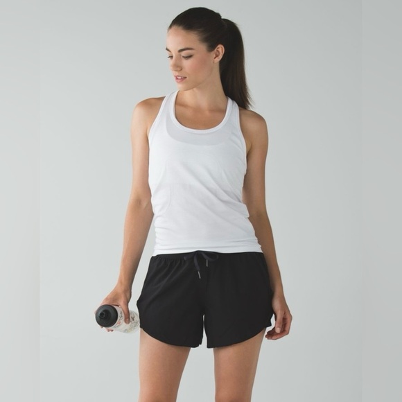 Lululemon Go The Distance Shorts Reversible Butterfly Pizzaz Multi / Black - Picture 7 of 13